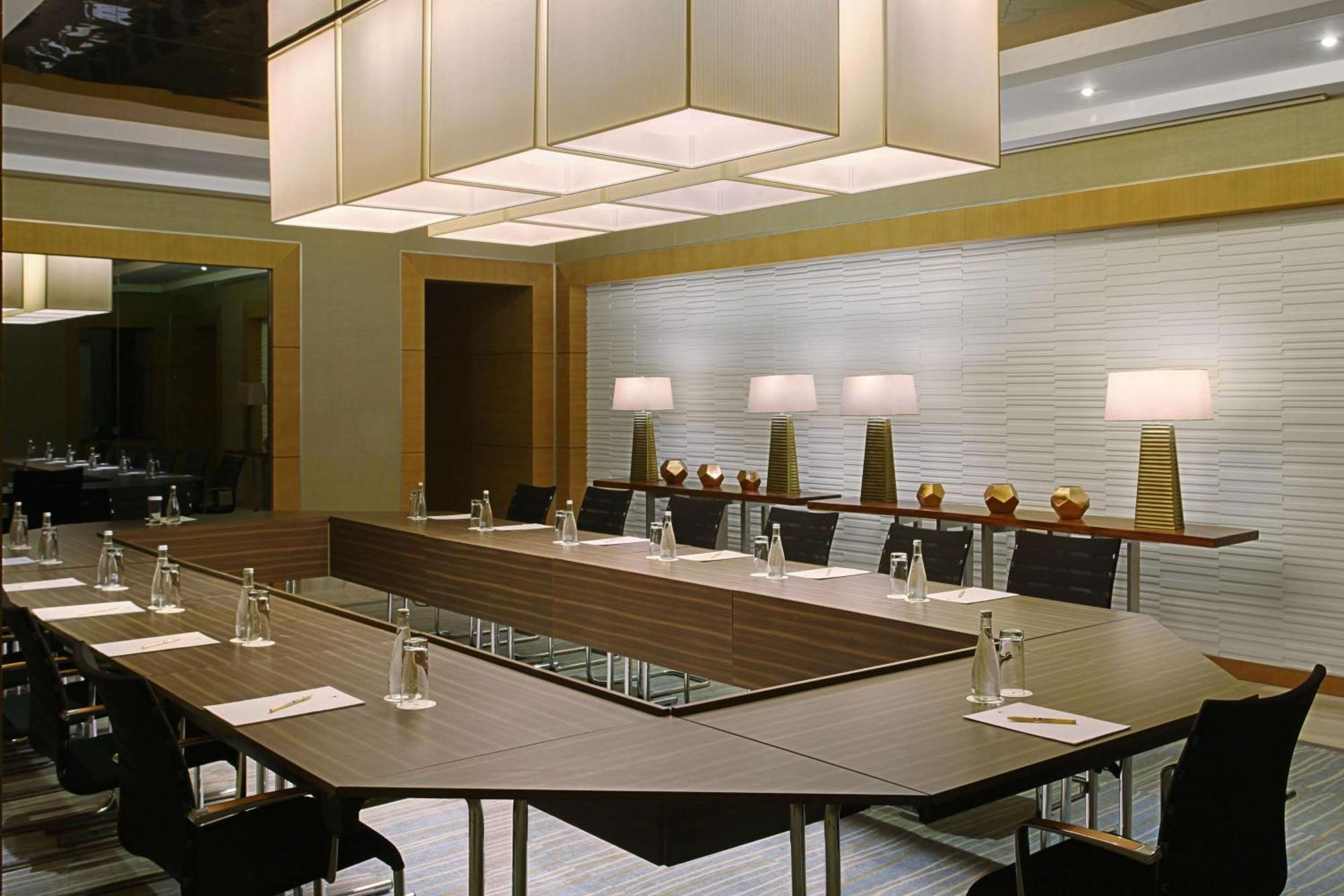Doubletree By Hilton - Al Muroj Business Gate 3* Riyadh
