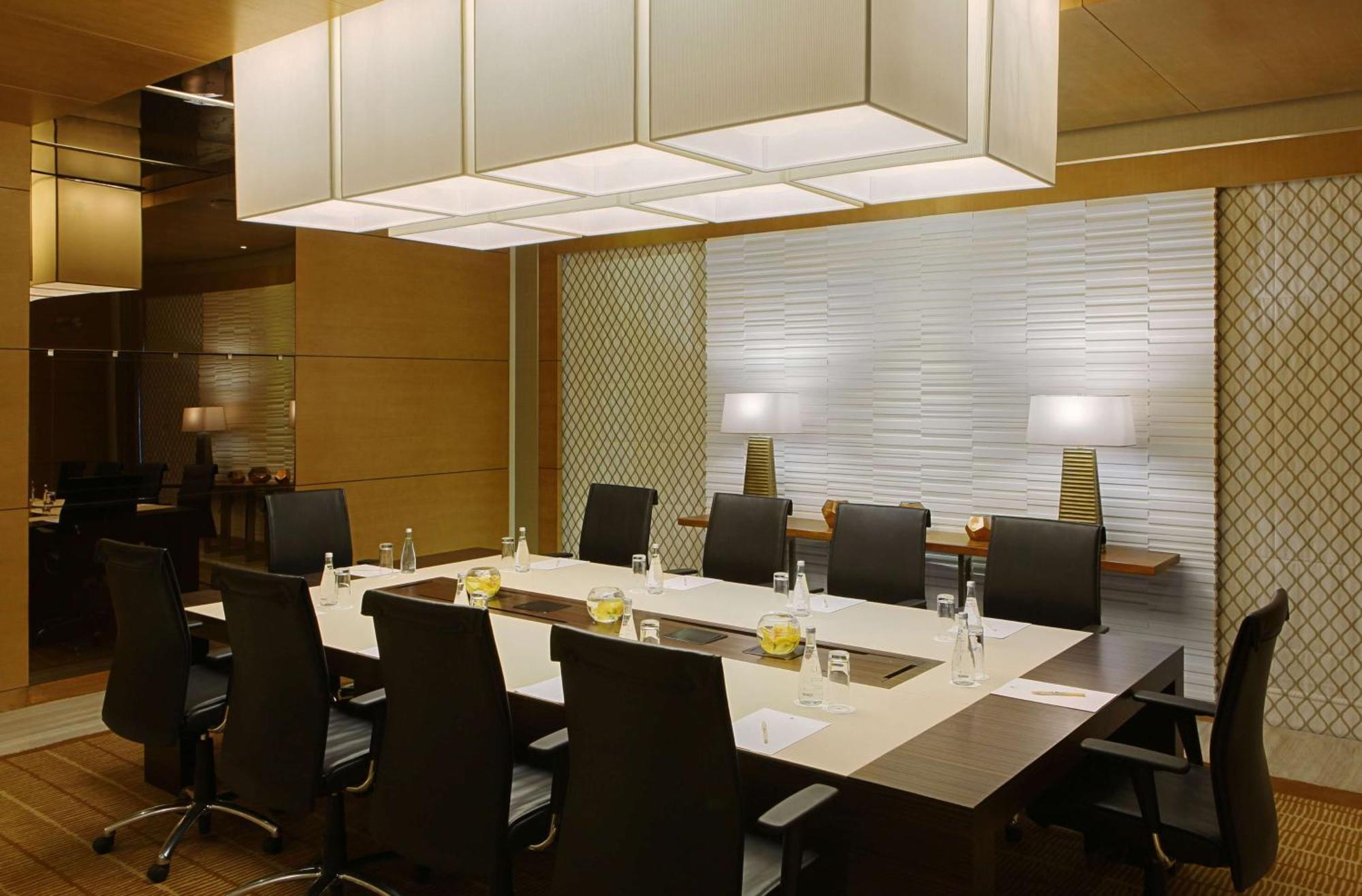 Hotel Doubletree By Hilton - Al Muroj Business Gate 3*