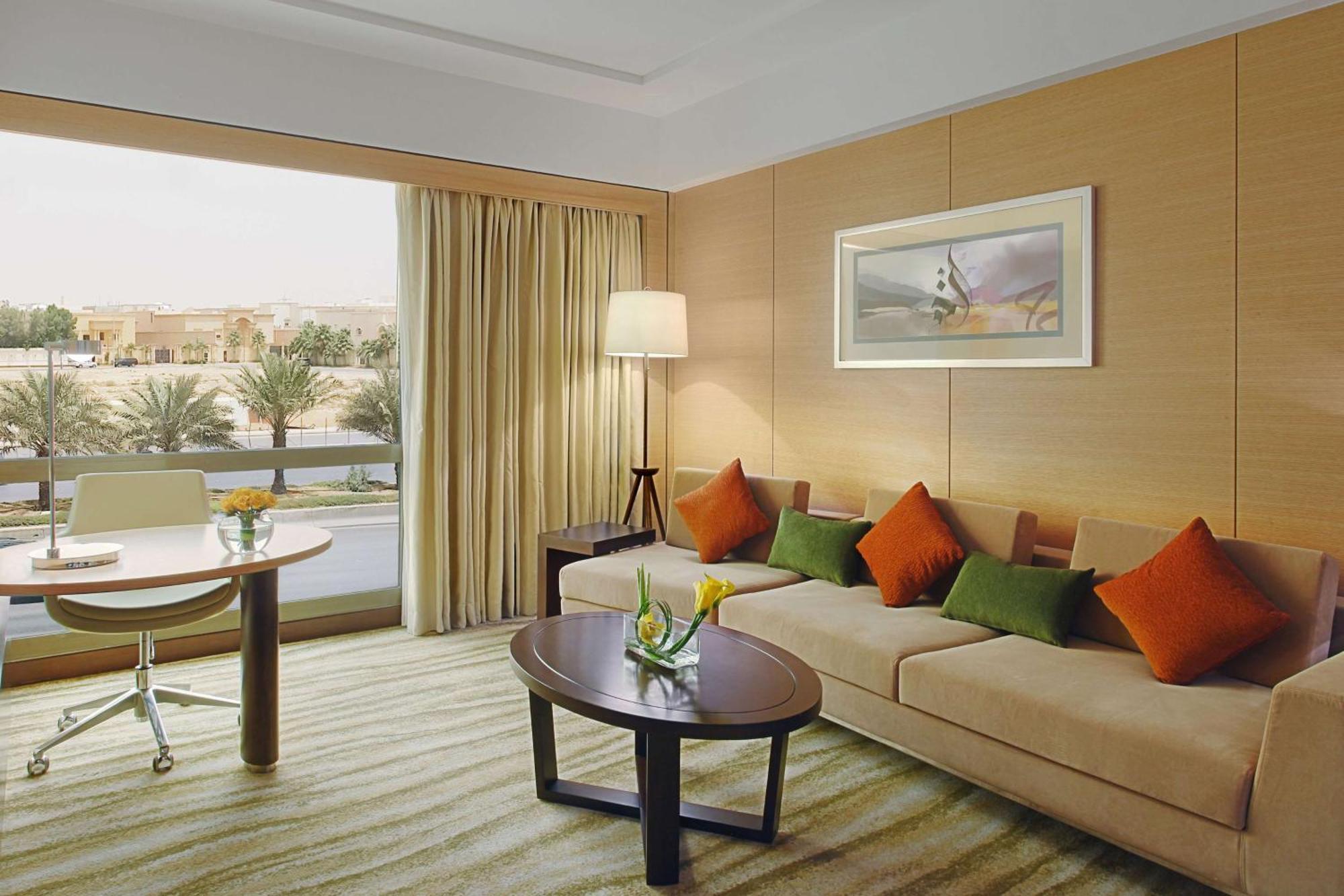Hotel Doubletree By Hilton - Al Muroj Business Gate